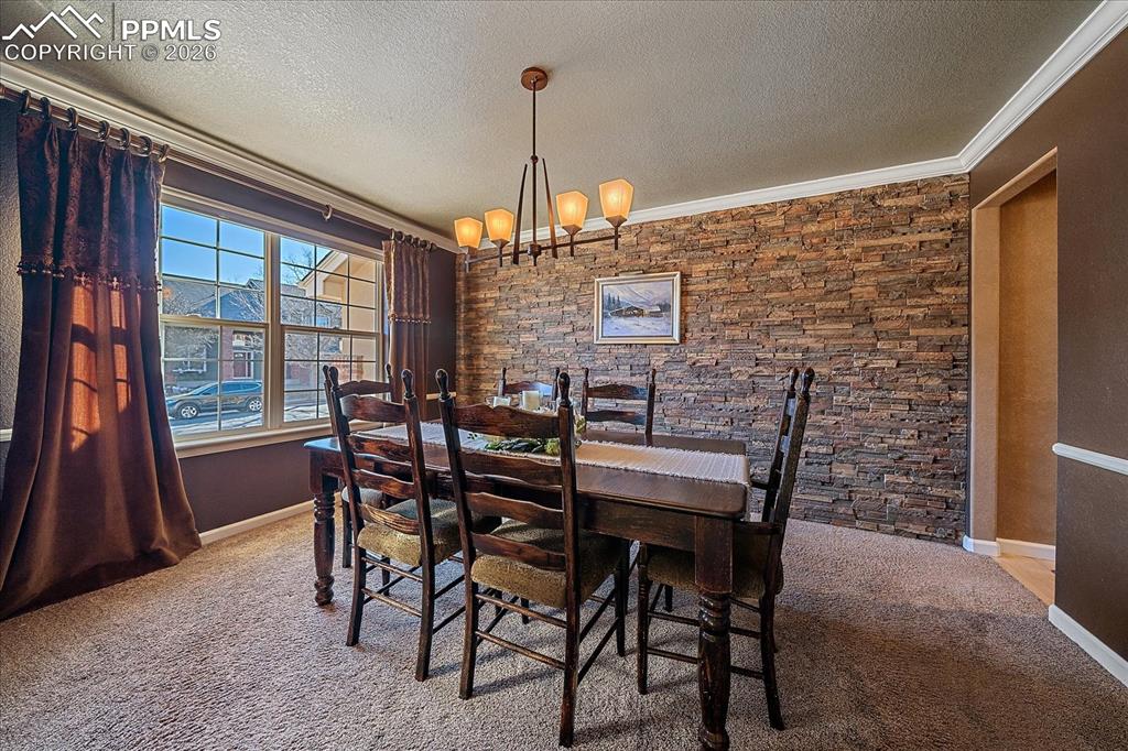 Image 7 of 50: Formal Dining