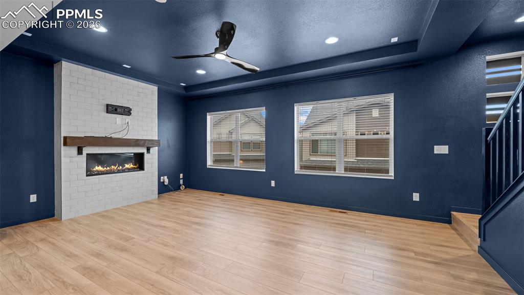 Image 12 of 40: Living Room