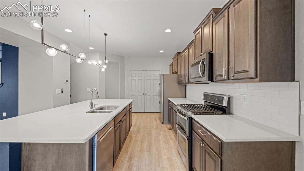 Image 17 of 40: Kitchen