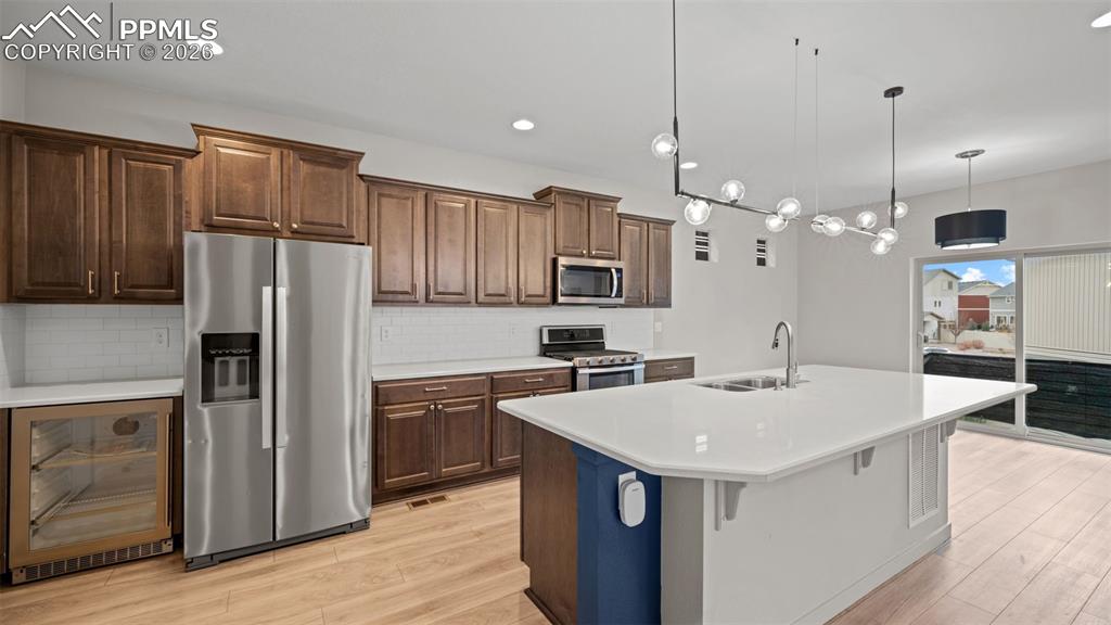 Image 2 of 40: Kitchen