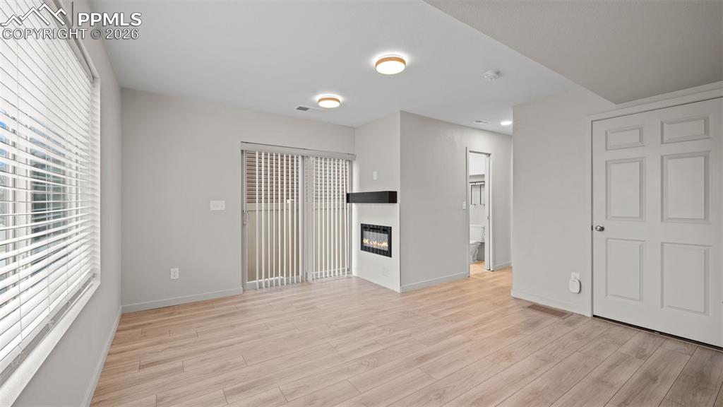 Image 7 of 40: Living Room