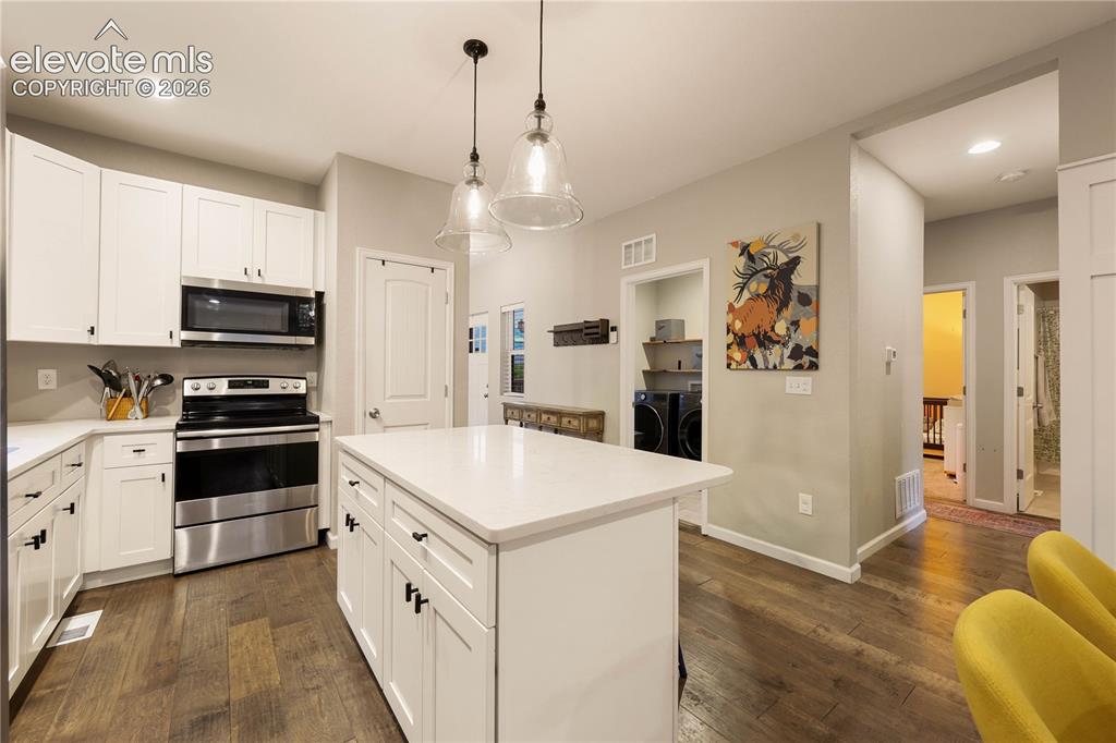 Image 10 of 35: Kitchen