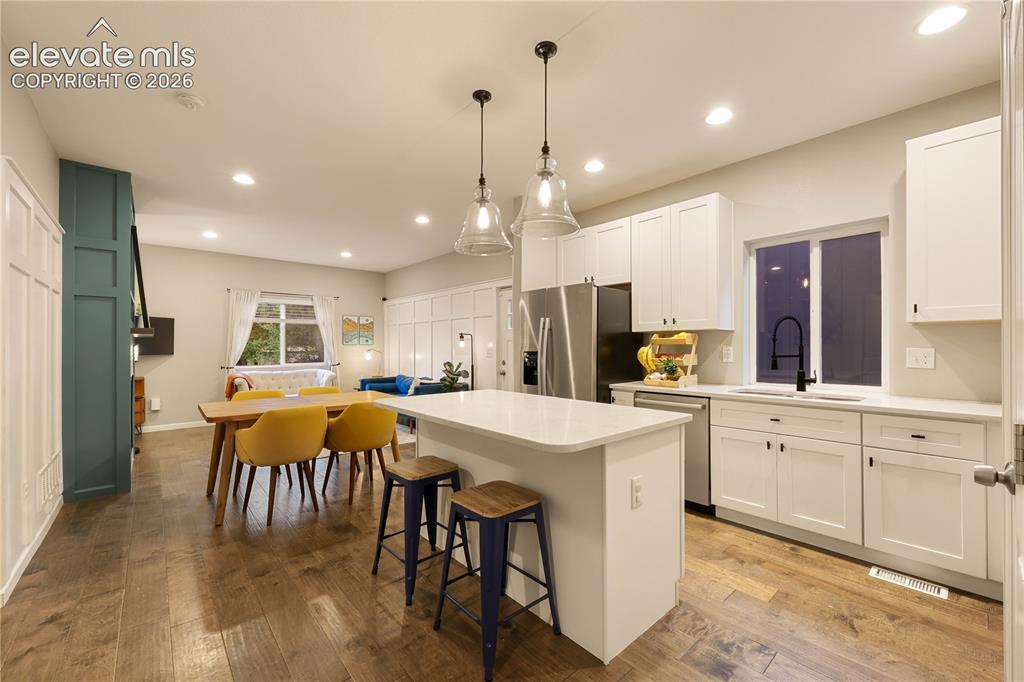 Image 11 of 35: Kitchen