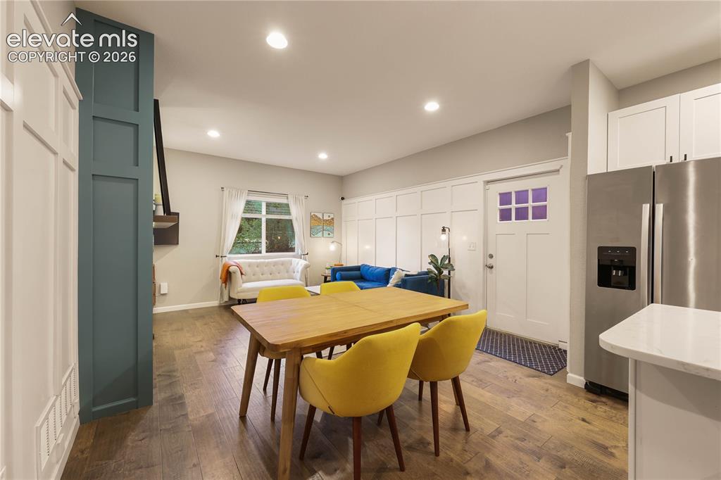 Image 6 of 35: Dining Area