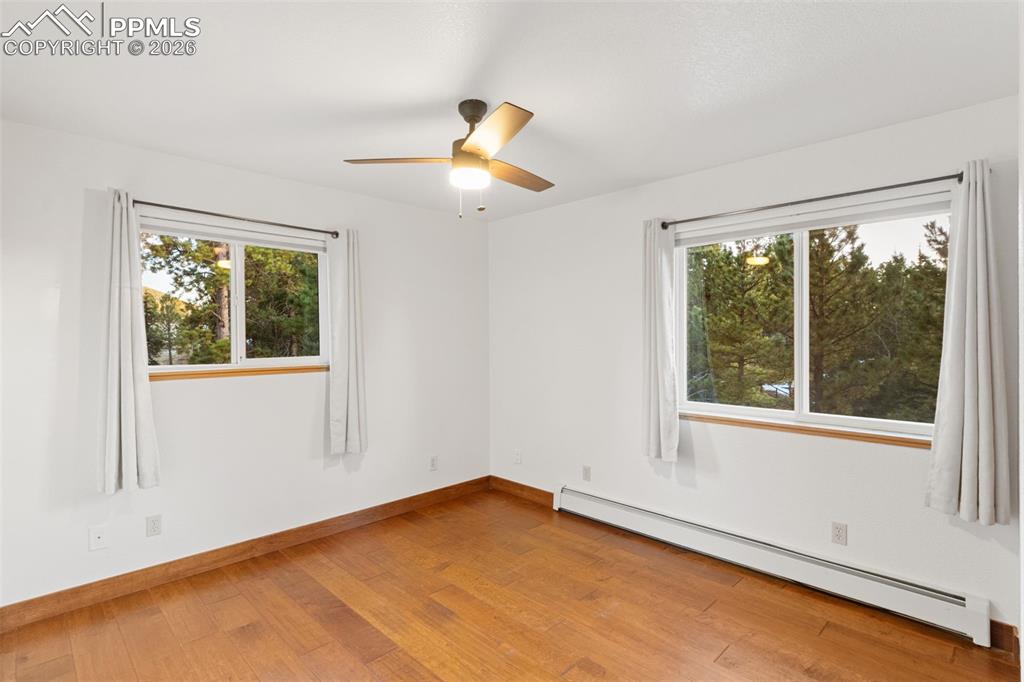 Image 13 of 28: Bedroom