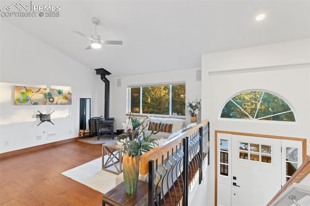 Image 3 of 28: Vaulted Entry