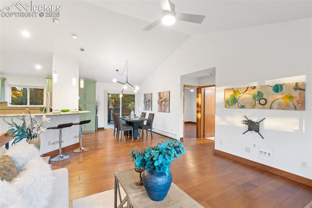 Image 5 of 28: Bright Open Living Space