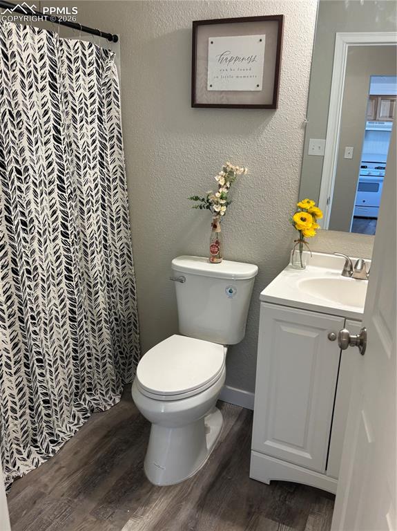 Image 10 of 11: Bathroom