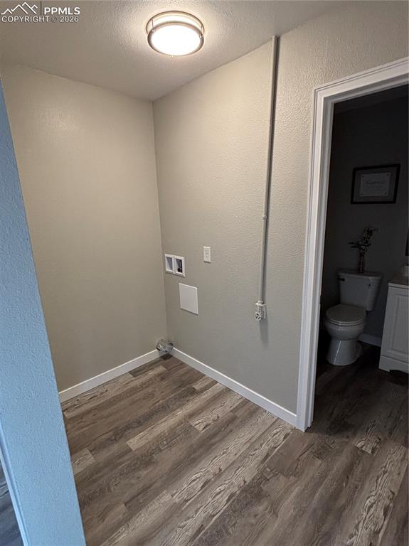 Image 9 of 11: Laundry