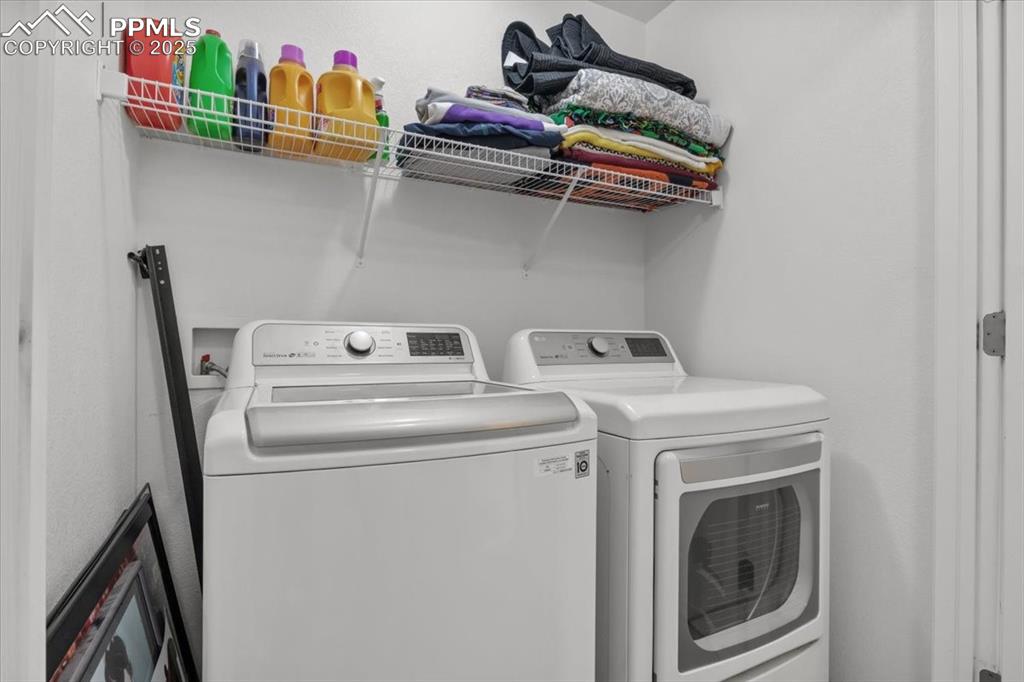 Image 13 of 20: Laundry