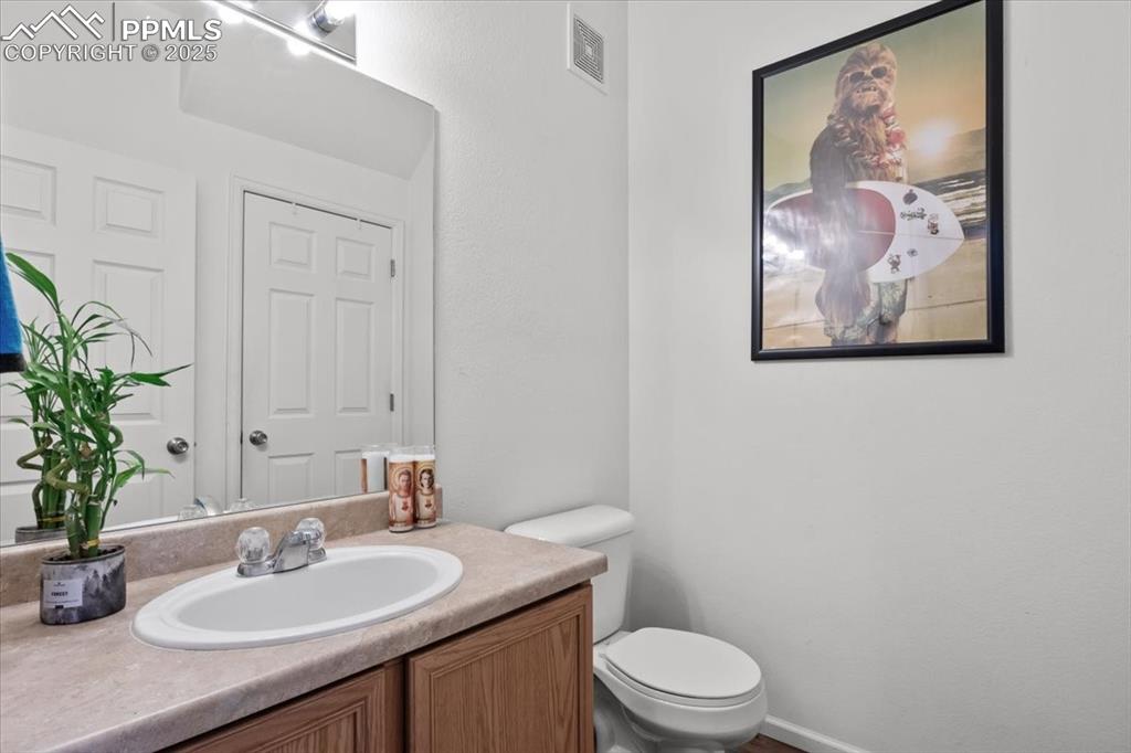 Image 7 of 20: Bathroom