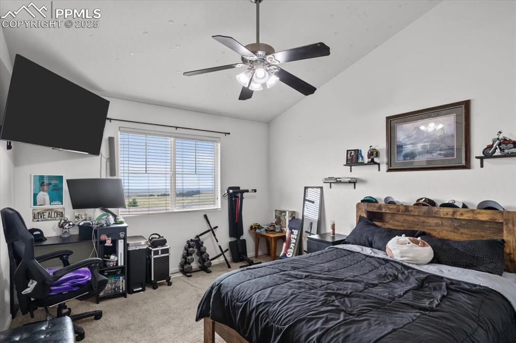 Image 8 of 20: Bedroom