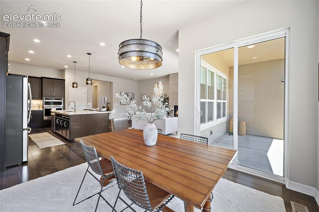 Image 13 of 40: Dining Area