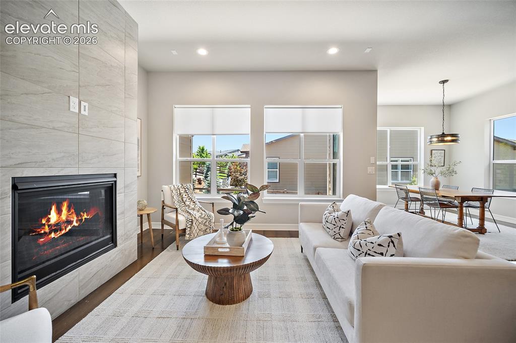 Image 6 of 40: Living Room