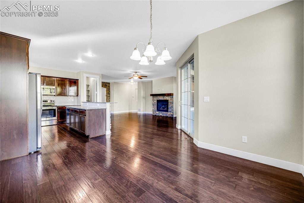 Image 14 of 44: Kitchen