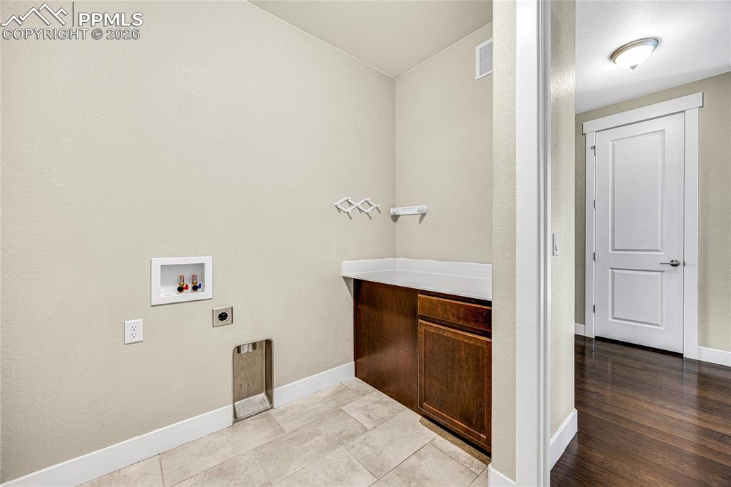 Image 27 of 44: Laundry