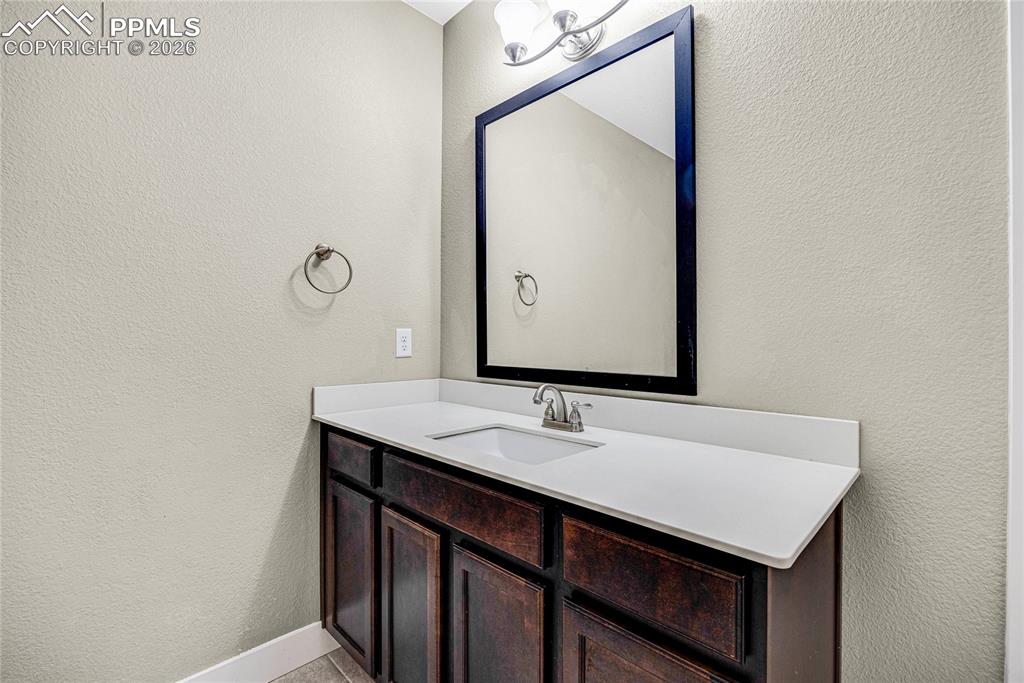 Image 31 of 44: Bathroom