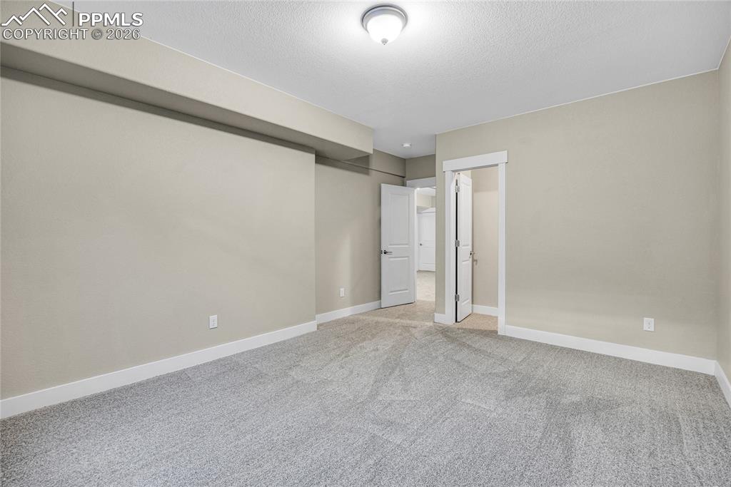 Image 32 of 44: Bedroom