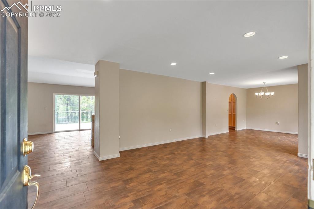 Image 11 of 31: entry way 