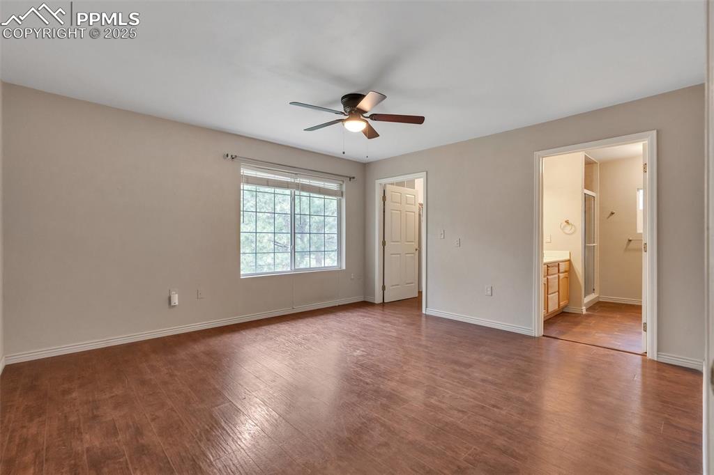 Image 21 of 31: master bedroom