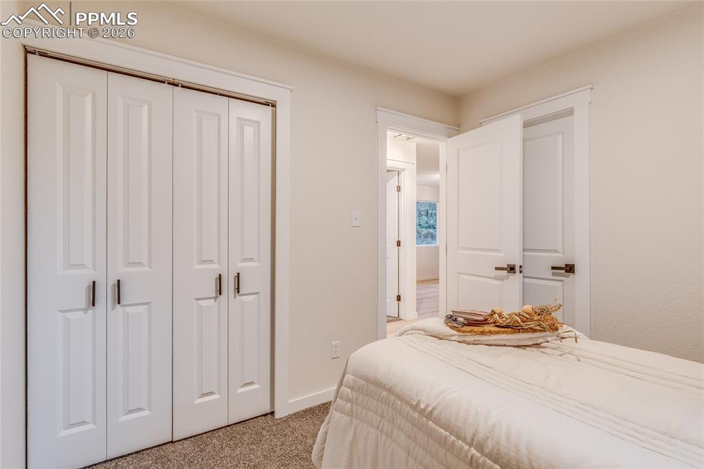 Image 15 of 38: Bedroom