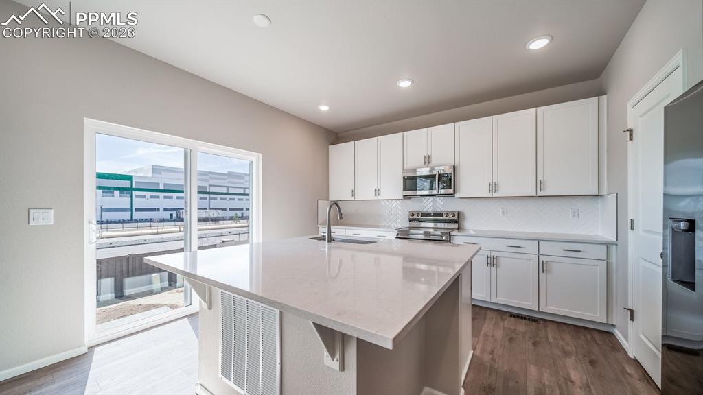 Image 11 of 39: Photos of a model home
