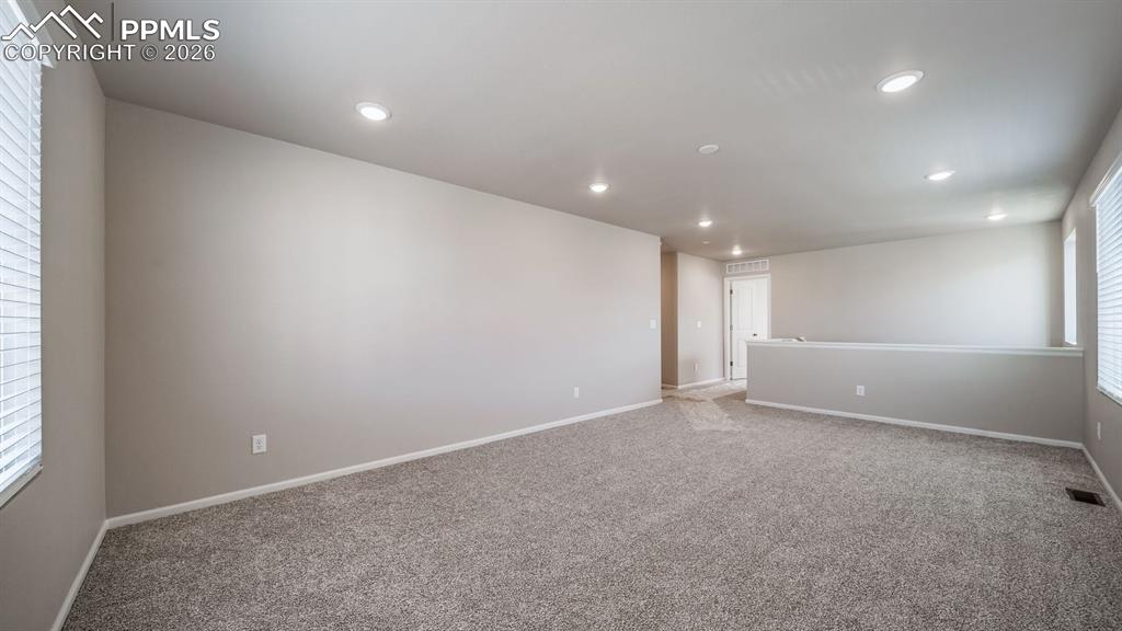 Image 24 of 39: Photos of a model home
