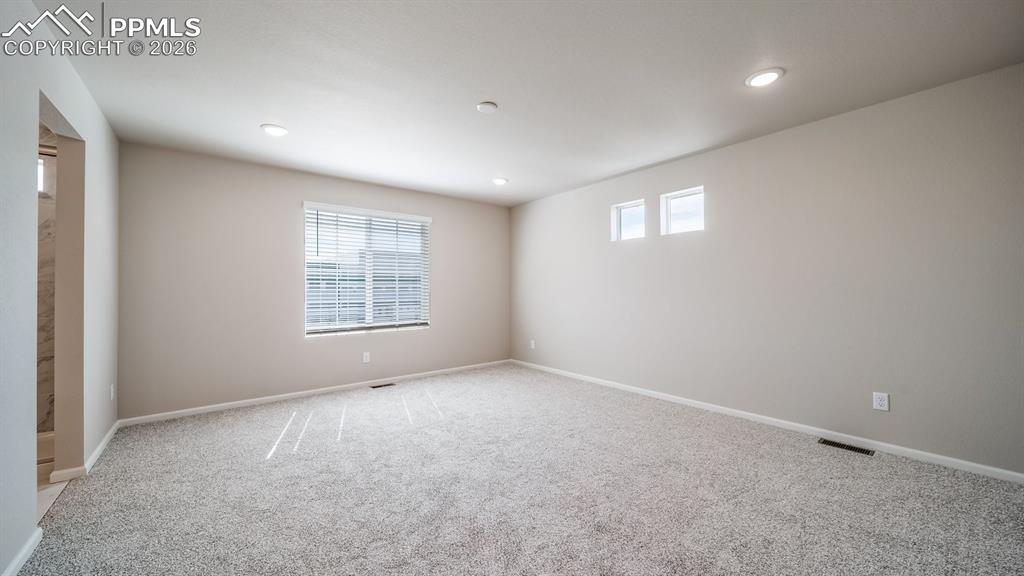 Image 25 of 39: Photos of a model home