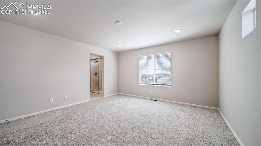 Image 26 of 39: Photos of a model home