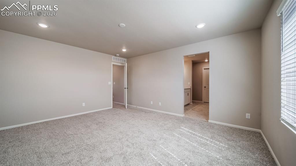 Image 27 of 39: Photos of a model home