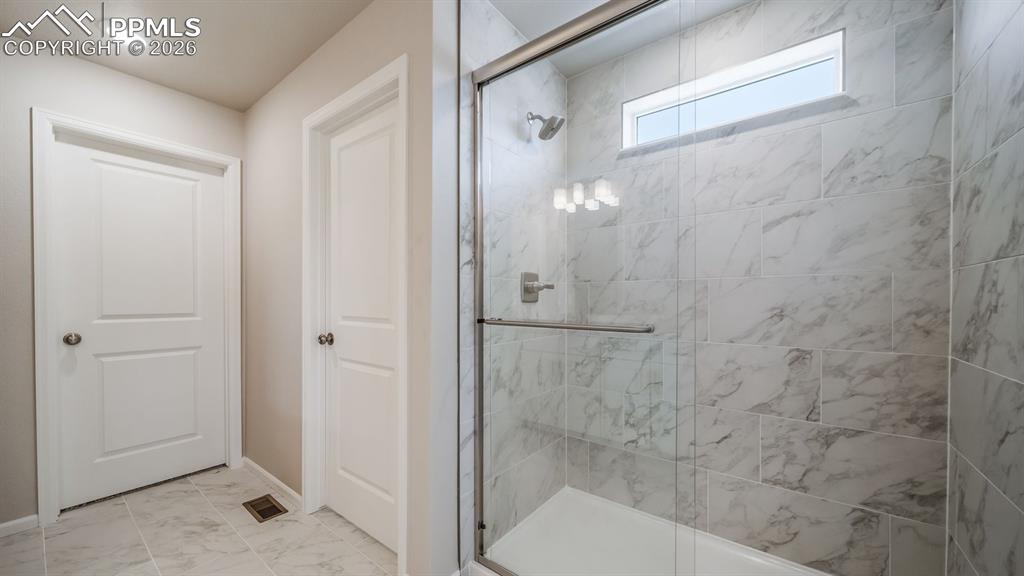 Image 29 of 39: Photos of a model home