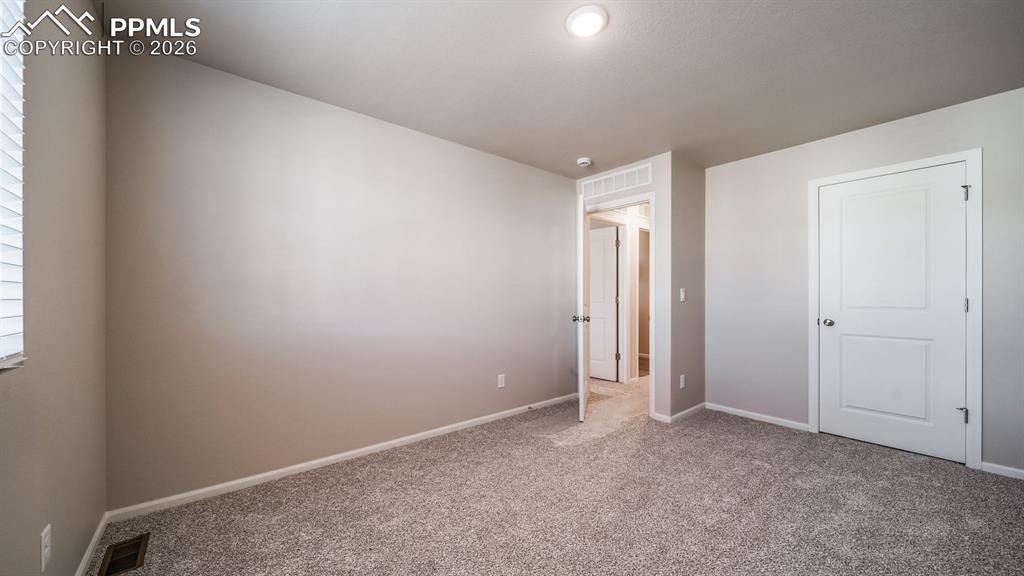 Image 33 of 39: Photos of a model home
