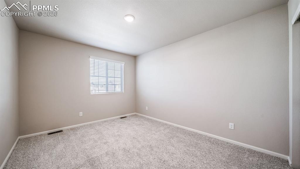 Image 34 of 39: Photos of a model home
