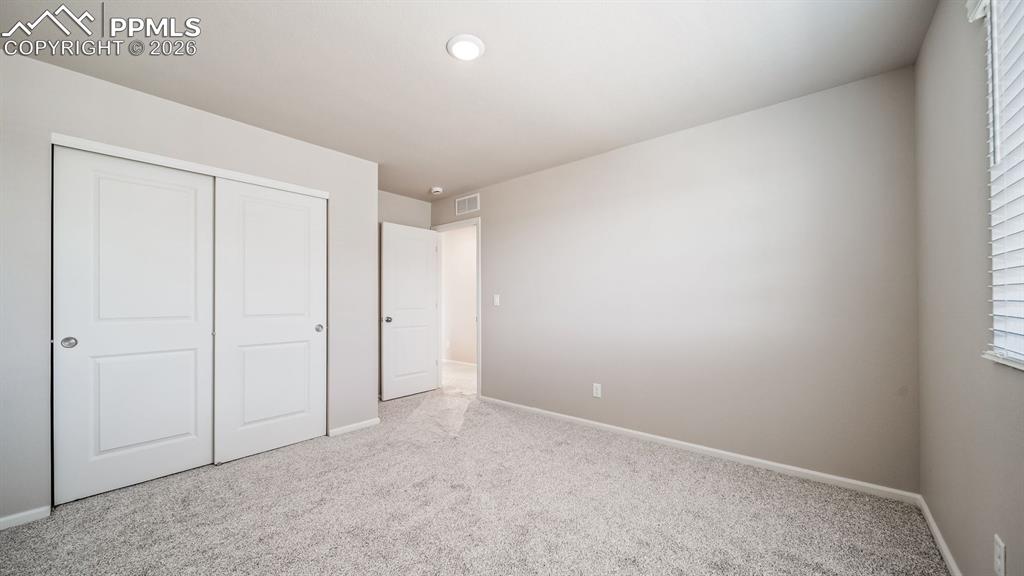 Image 38 of 39: Photos of a model home