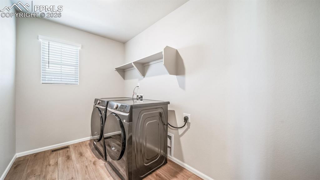 Image 39 of 39: Photos of a model home