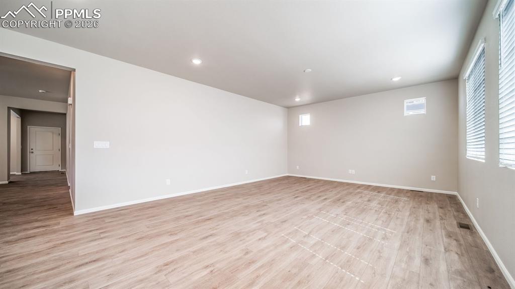 Image 9 of 39: Photos of a model home