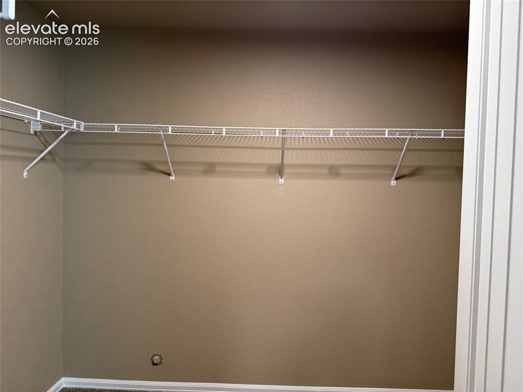 Image 29 of 29: Closet