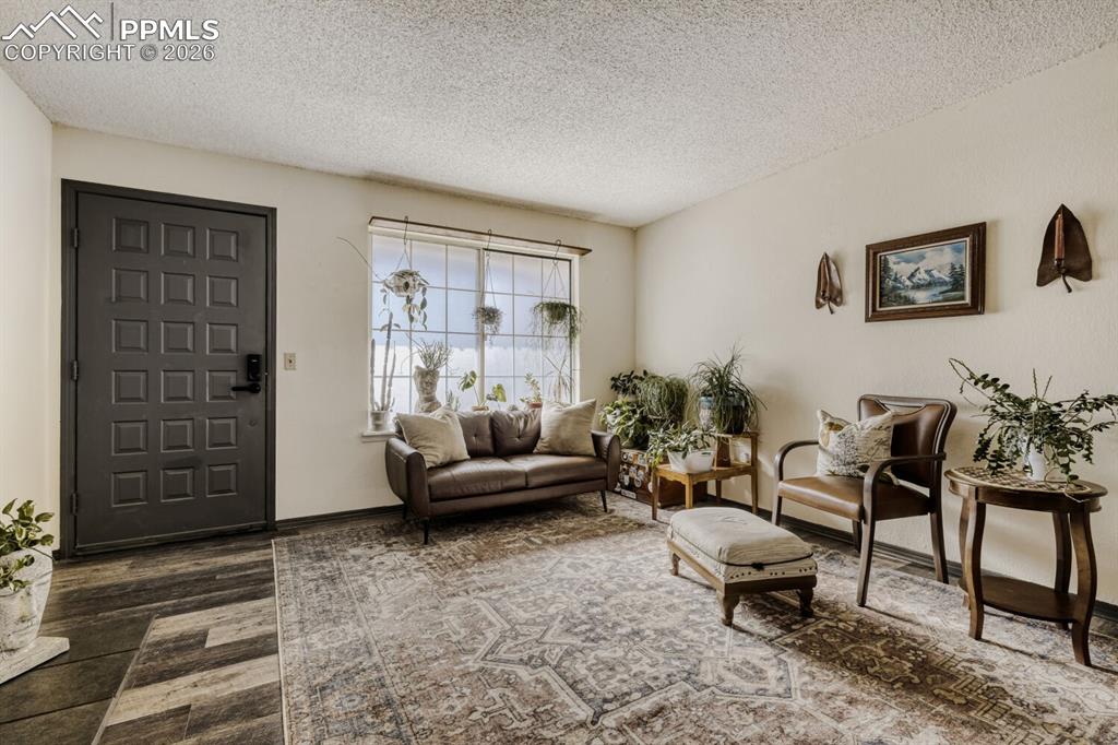 Image 3 of 25: Living Room