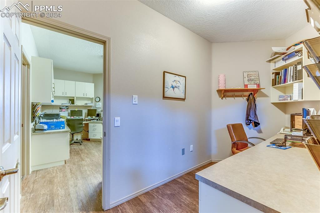 Image 14 of 49: Office