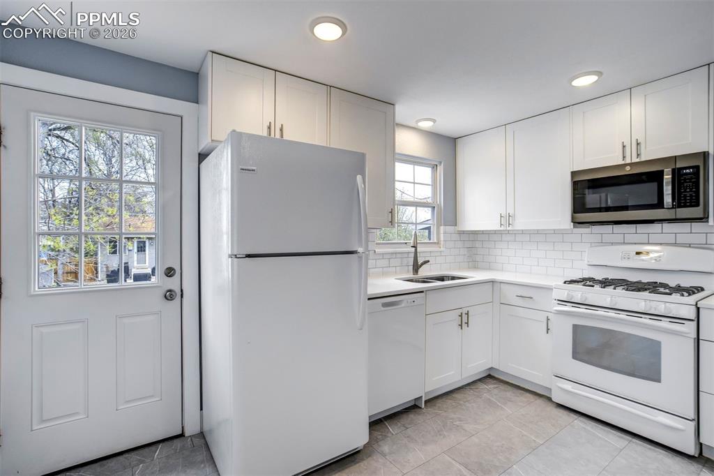 Image 11 of 47: Kitchen