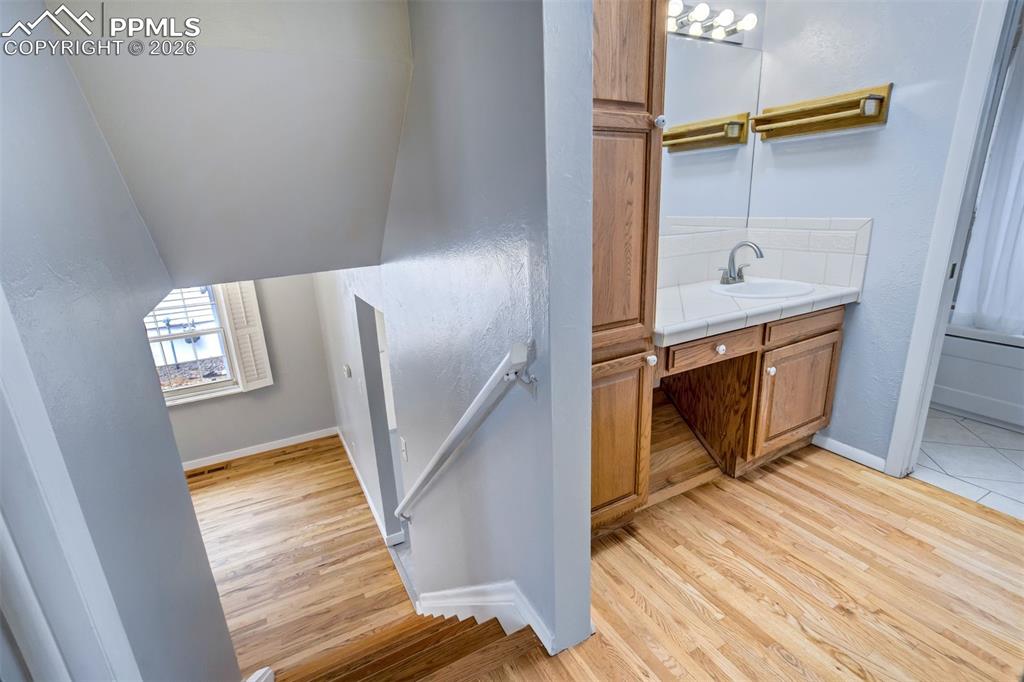 Image 12 of 47: Bathroom