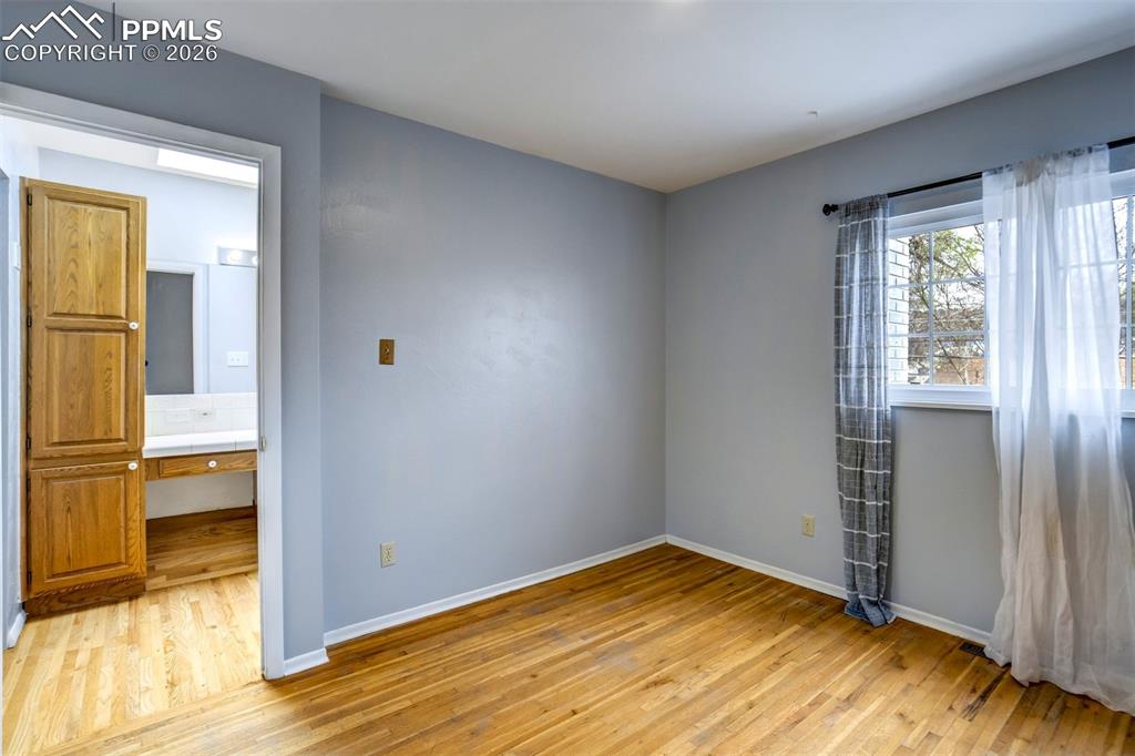 Image 16 of 47: Bedroom