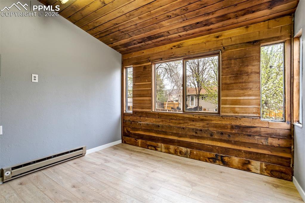 Image 29 of 47: Bedroom