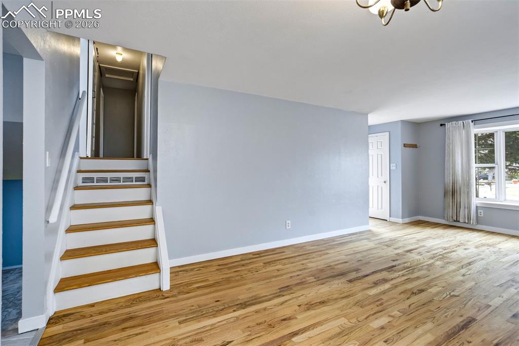 Image 6 of 47: Dining Area