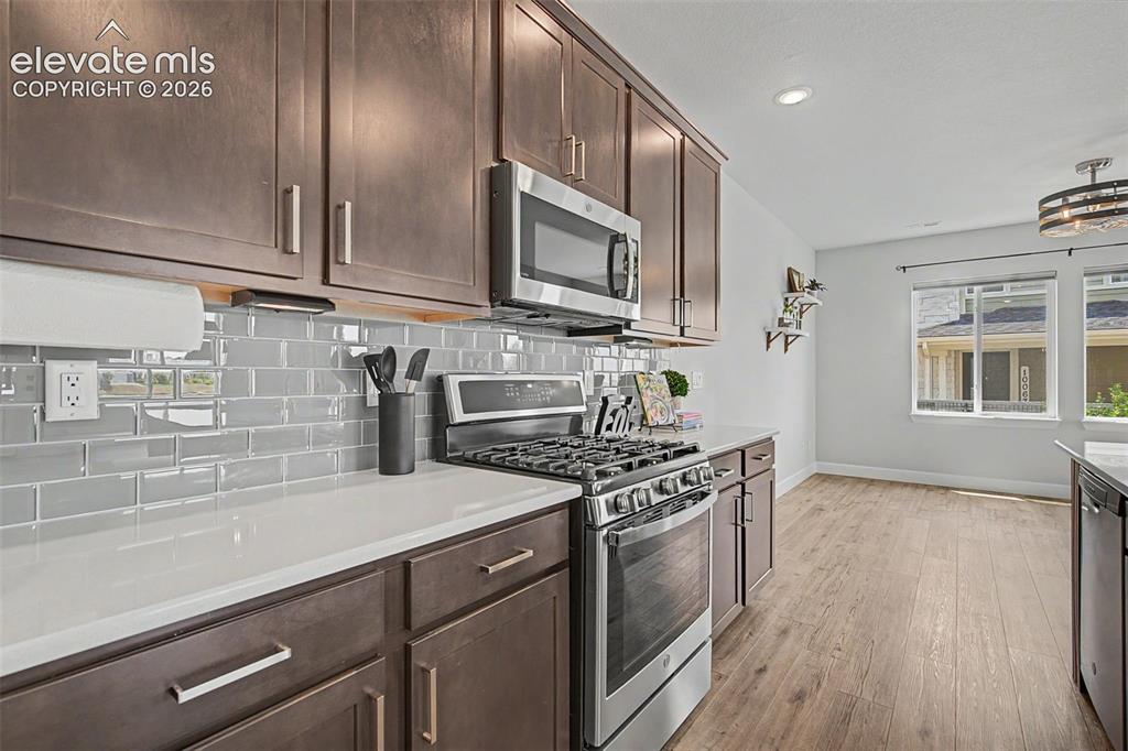 Image 13 of 48: Kitchen