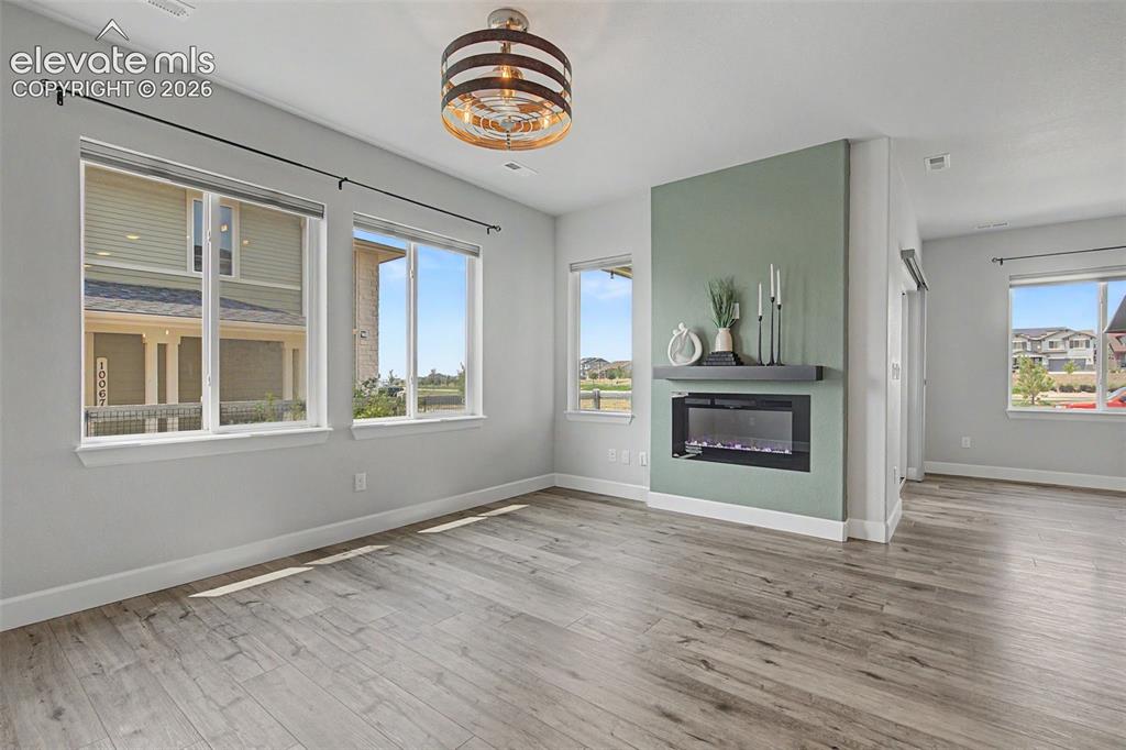 Image 18 of 48: Great Room