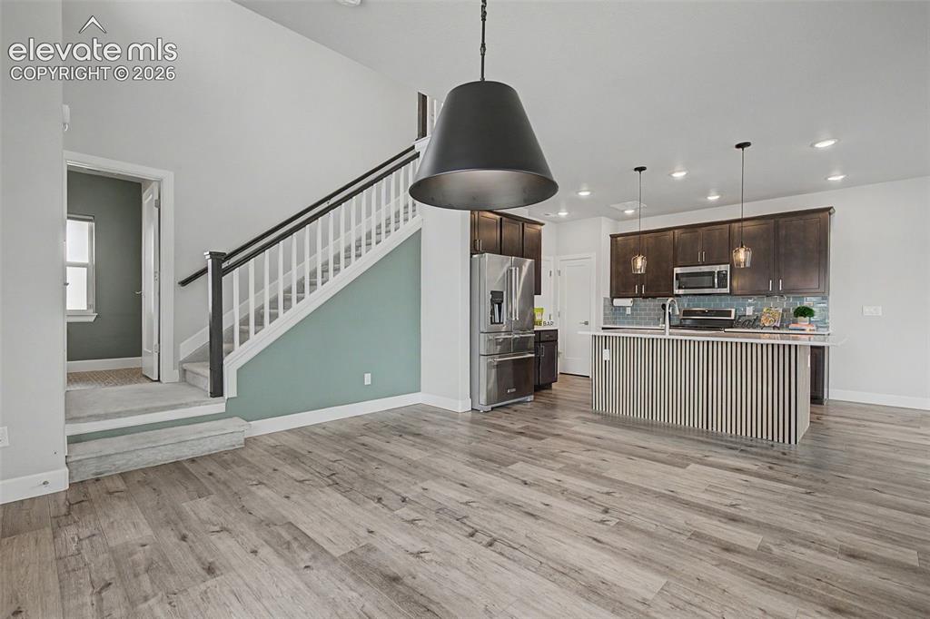 Image 21 of 48: Dining Area