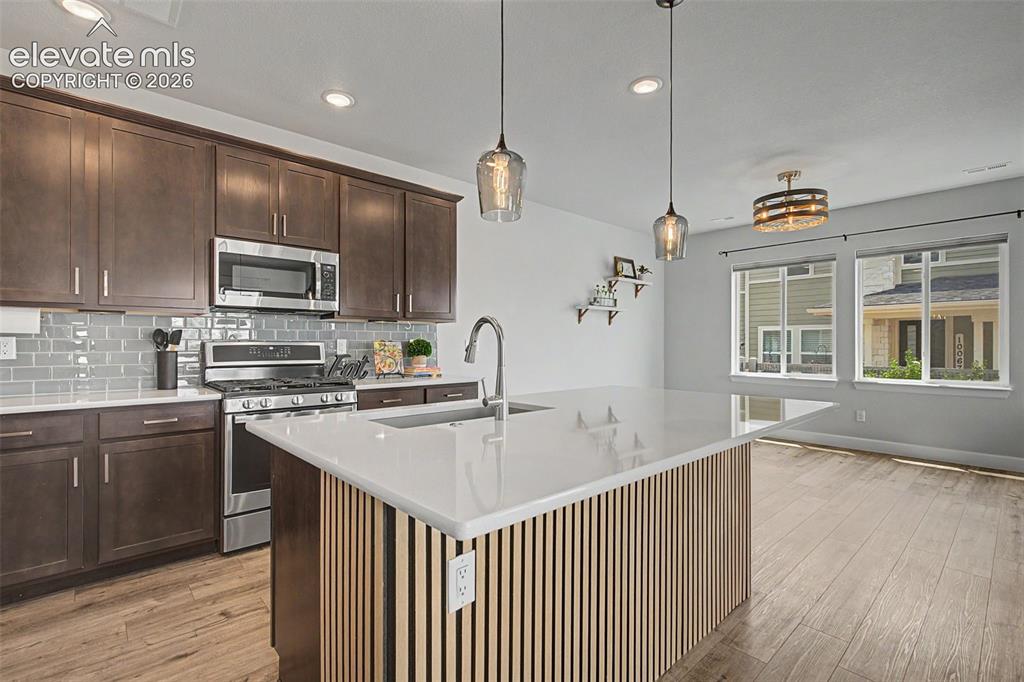 Image 9 of 48: Kitchen