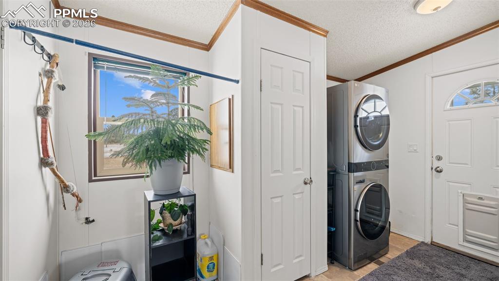 Image 21 of 42: Laundry