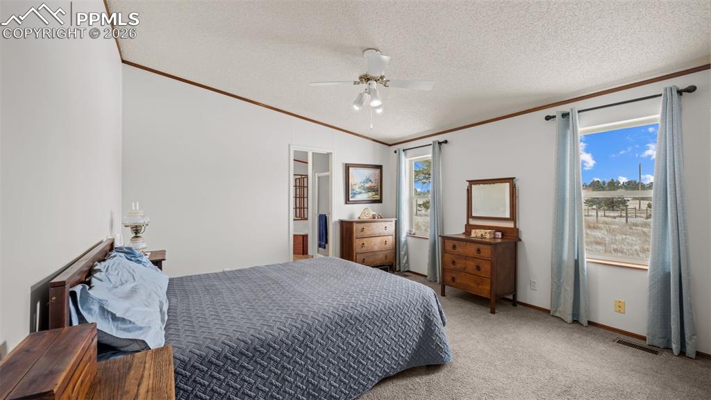 Image 25 of 42: Bedroom